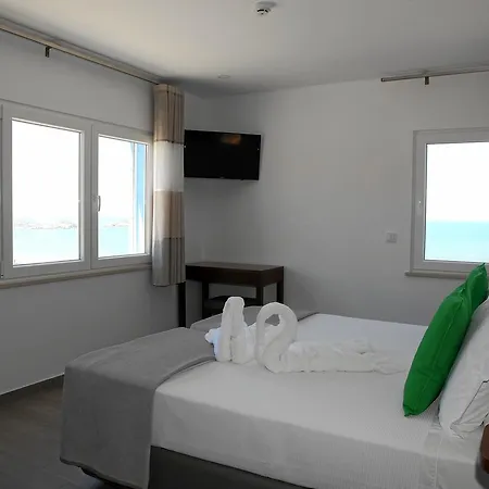 4 Surf Ii Bed & Breakfast *