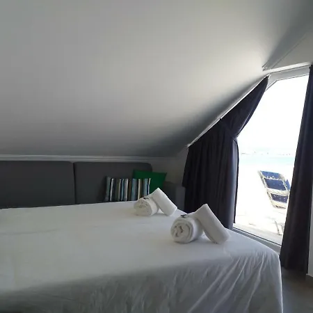 4 Surf Ii Bed & Breakfast *
