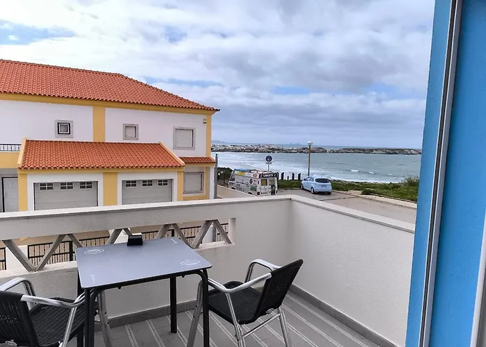 4 Surf Ii לינה וארוחת בוקר 4*