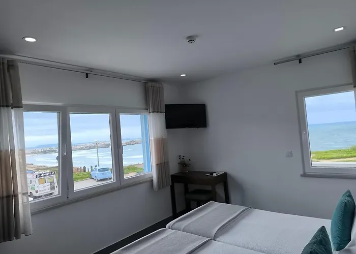 4 Surf Ii לינה וארוחת בוקר 4*