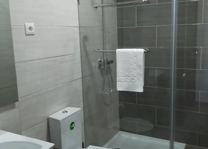 4 Surf Ii לינה וארוחת בוקר 4*